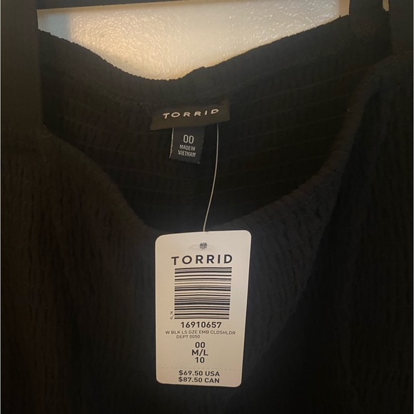 Torrid-NWT- Women’s size 00(10/12)black babydoll off- shoulder top with straps - Picture 2 of 7